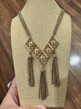 Vintage SARAH Coventry Filigree Tassel Statement is Necklace - Women Jewelry